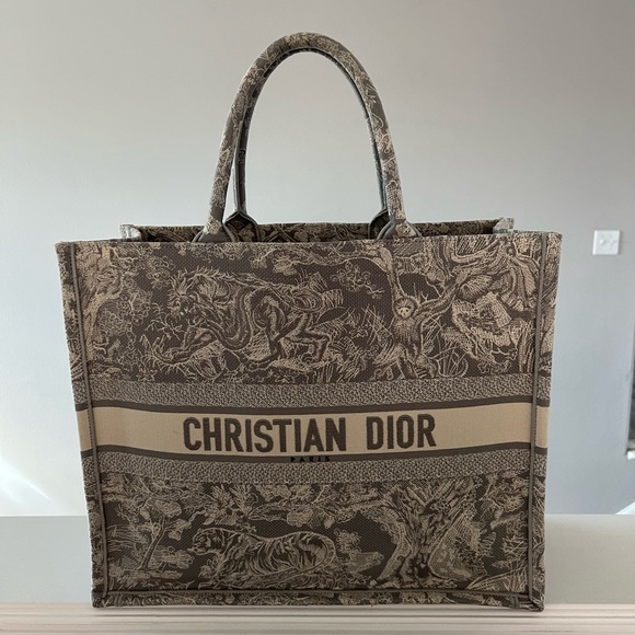 CUSTOM Dior large book tote - Picture 2 of 7